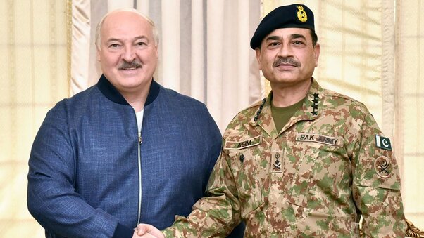 Встреча с начальником штаба сухопутных войск Вооруженных сил Пакистана (командующим армией Пакистана) генералом Асимом Муниром встреча Лукашенко с генералом Асимом Муниром, визит Лукашенко в Пакистан 2024