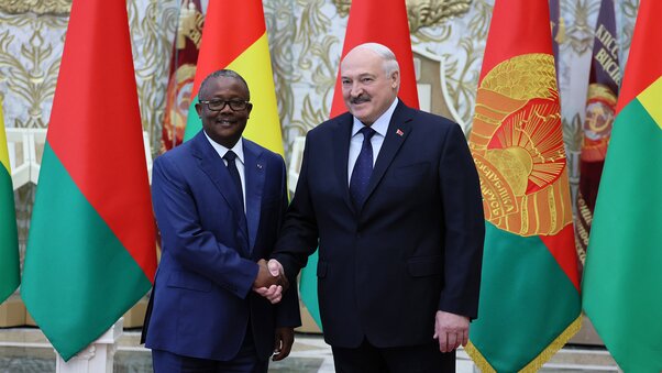 Переговоры с Президентом Гвинеи-Бисау Умару Сисоку Эмбало Переговоры с Президентом Гвинеи-Бисау Умару Сисоку Эмбало