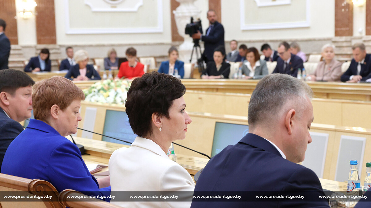  Лукашенко собрал совещание образование 