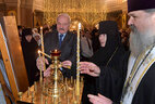 Александр Лукашенко по традиции зажег рождественскую свечу