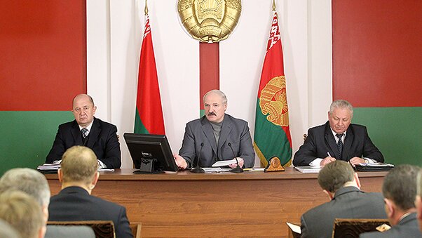 Alexander Lukashenko holds a session to discuss the fulfillment of his instruction to promote social and economic development of south-eastern regions of Mogilev Oblast Alexander Lukashenko holds a session to discuss the fulfillment of his instruction to promote social and economic development of south-eastern regions of Mogilev Oblast