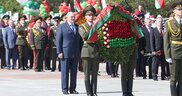 Belarus President Alexander Lukashenko lays a wreath at the Victory Monument in Minsk, 9 May 2016