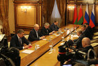 Broader talks between Belarus President Aleksandr Lukashenko and Russia President Vladimir Putin