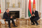Александр Лукашенко на встрече с Президентом Молдовы Игорем Додоном