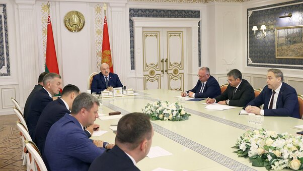 Совещание по вопросам совершенствования порядка производства и реализации табачных изделий Лукашенко совещание