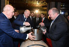 Alexander Lukashenko and Giorgi Margvelashvili visit the Tbilisi cognac distillery