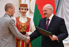 Roman Yashchenko receives the letter of commendation from the Belarusian President in recognition of his contribution to the excellent performance of the Belarusian Paralympic team
