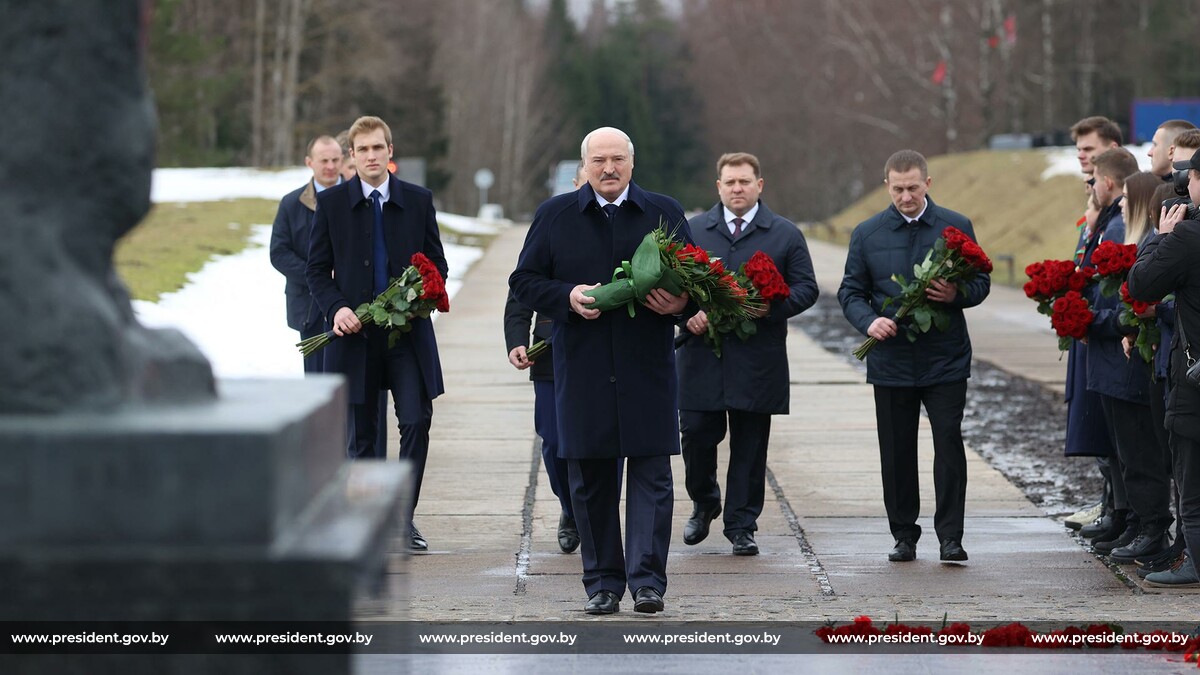 Участие в памятном мероприятии по случаю 80-летней годовщины трагедии в  Хатыни | Официальный интернет-портал Президента Республики Беларусь