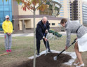 Alexander Lukashenko and Darya Domracheva plant a tree at the Olympic Alley