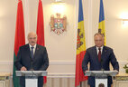Belarus President Alexander Lukashenko and Moldova President Igor Dodon during the meeting with mass media representatives