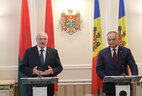 Belarus President Alexander Lukashenko and Moldova President Igor Dodon during the meeting with mass media representatives