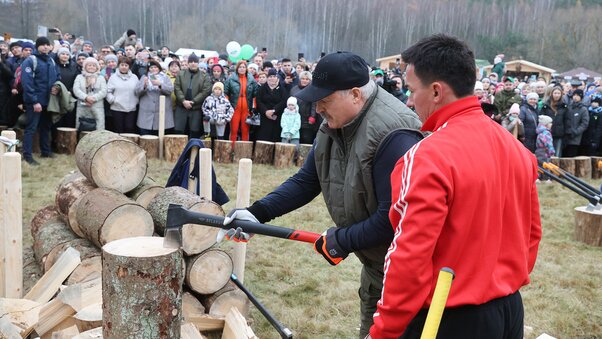 Посещение III Чемпионата по колке дров среди СМИ чемпионат по колке дров 2024