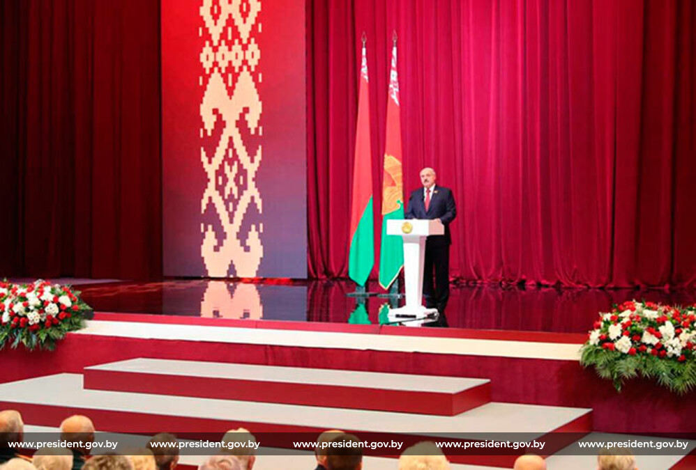 Выступает Александр Лукашенко Выступает Александр Лукашенко