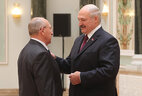 Director of Dubrovno Linen Mill Anatoly Bosenkov receives the Honored Worker of Agriculture of Belarus title