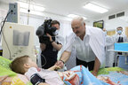 Дети, больница, поддержка, Лукашенко