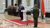 Президент Беларуси Александр Лукашенко, выпускники, военные, церемония чествования выпускников