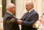 The Order of Honor is given to Anatoly Rusetsky, Vice Speaker of the Council of the Republic of the National Assembly