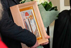 Президент передал храму икону "Воскресение Христово. Ангел у Гроба Господня"
