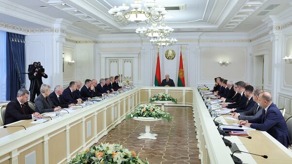 Совещание о доработке Программы социально-экономического развития Беларуси на 2026-2030 годы Лукашенко о закрытии границы с литвой, Лукашенко литва, Лукашенко про литву, Лукашенко о сигаретах в литву