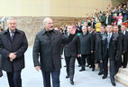 Александр Лукашенко посетил универсальный спортивный зал Центра олимпийского резерва Жлобина, где ознакомился с его оснащением и организацией работы, а также в целом с благоустройством и социально-экономическим развитием Жлобина и Жлобинского района