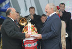 Александр Лукашенко на празднике