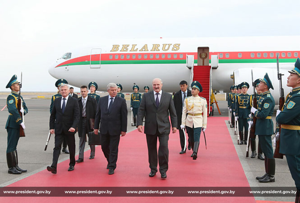 Фото самолета президента беларуси