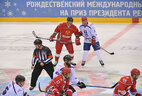 After the opening ceremony the Belarus President Team defeated the team of the International Ice Hockey Federation (IIHF) (13:7) at 15th Christmas Amateur Ice Hockey Tournament