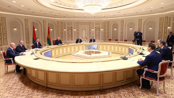 Александр Лукашенко встретился с губернатором Владимирской области России Александром Авдеевым Александр Лукашенко встретился с губернатором Владимирской области России Александром Авдеевым