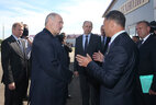 Президент Беларуси Александр Лукашенко во время рабочей поездки в Могилевскую область посетил предприятие "Технолит"