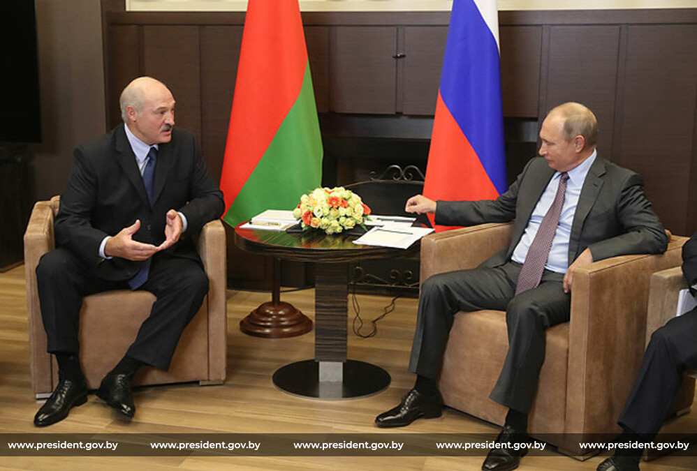 Президент Беларуси Александр Лукашенко и Президент России Владимир Путин во время переговоров