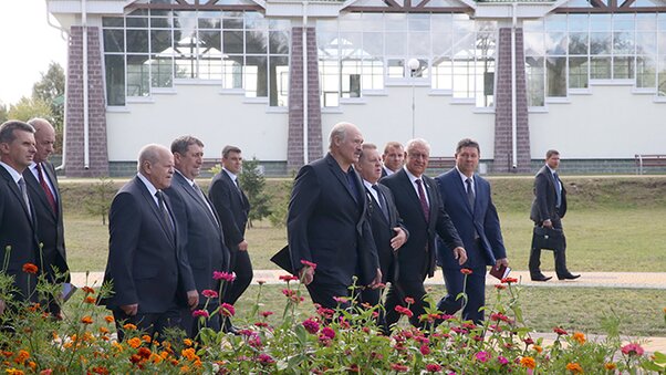 At the beginning of the working trip Alexander Lukashenko met with the residents of Malorita At the beginning of the working trip Alexander Lukashenko met with the residents of Malorita