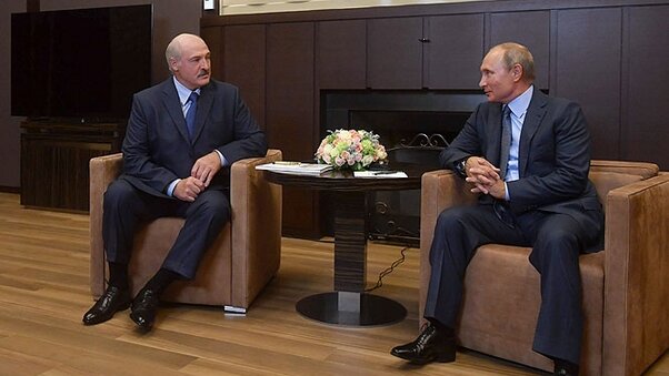 Аляксандр Лукашэнка на перагаворах з Уладзімірам Пуціным у Сочы, 22 жніўня 2018 г. Аляксандр Лукашэнка на перагаворах з Уладзімірам Пуціным у Сочы, 22 жніўня 2018 г.
