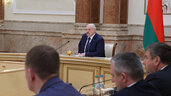 Президент Беларуси Александр Лукашенко во время совещания по актуальным вопросам здравоохранения 