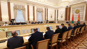 Президент Беларуси Александр Лукашенко на совещании по актуальным вопросам здравоохранения 