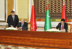 President of Belarus Alexander Lukashenko and President of Turkmenistan Gurbanguly Berdimuhamedow signed a joint statement on strengthening friendship and bilateral cooperation after the talks in Ashgabat