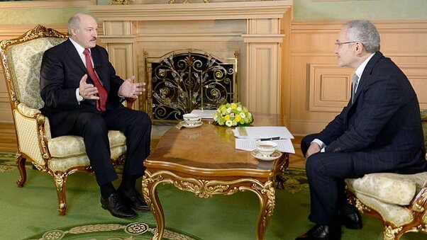 Во время интервью Президента Республики Беларусь Александра Лукашенко программе ”Шустер LIVE“, 26 марта 2014 г. Во время интервью Президента Республики Беларусь Александра Лукашенко программе ”Шустер LIVE“, 26 марта 2014 г.