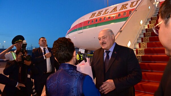 Александр Лукашенко прибыл с государственным визитом в Монголию Александр Лукашенко Батмунхийн Батцэцэг