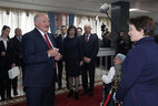 Александр Лукашенко пообщался с политиком Татьяной Короткевич, которая присутствовала на избирательном участке