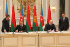 Alexander Lukashenko and Ilham Aliyev sign a joint declaration