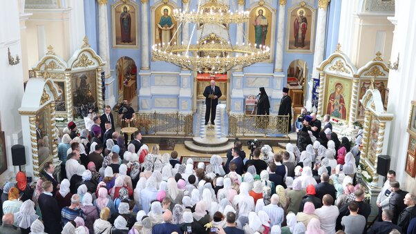 Александр Лукашенко посетил храм Покрова Пресвятой Богородицы в Толочине поездка лукашенко в толочин