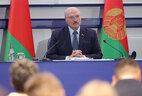 Александр Лукашенко во время Олимпийского собрания НОК Беларуси