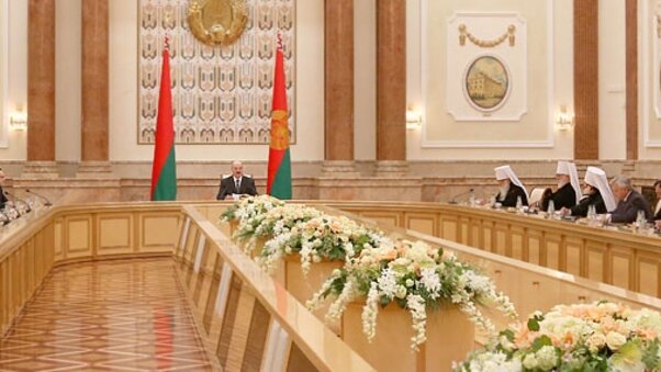 Встреча с участниками IV Европейского православно-католического форума "Религия и культурное многообразие: вызовы христианским церквям в Европе", 3 июня 2014 г. Встреча с участниками IV Европейского православно-католического форума "Религия и культурное многообразие: вызовы христианским церквям в Европе", 3 июня 2014 г.