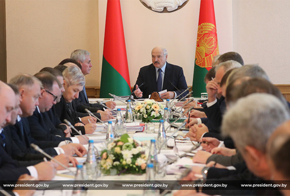 Во время совещания Во время совещания