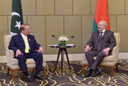 Во время переговоров с Премьер-министром Пакистана Навазом Шарифом в Пекине