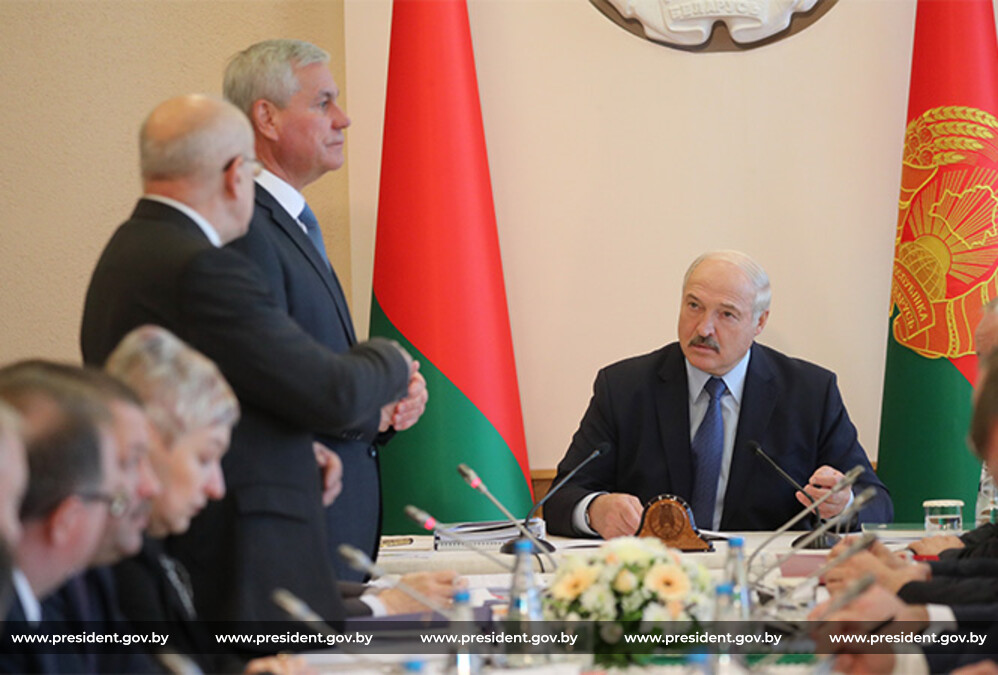 Во время совещания Во время совещания