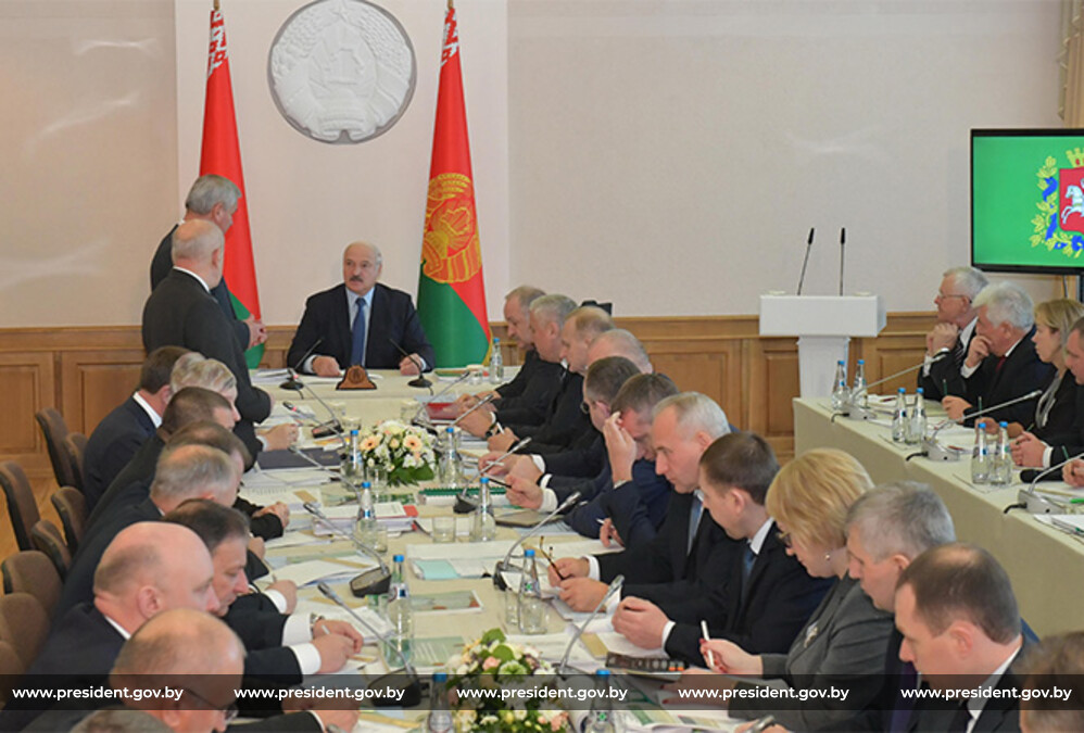 Во время совещания Во время совещания