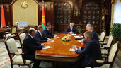 Президент Беларуси Александр Лукашенко во время рассмотрения кадровых вопросов 