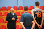 Президент Беларуси Александр Лукашенко во время общения со школьниками