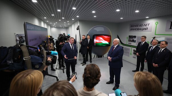 Посещение производственных площадок холдинга "Горизонт" Александр Лукашенко, холдинг Горизонт, производственные площадки холдинга Горизонт