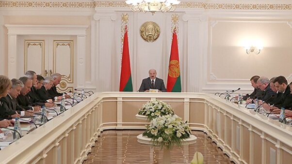 Во время совещания по вопросам занятости и миграции в стране Во время совещания по вопросам занятости и миграции в стране
